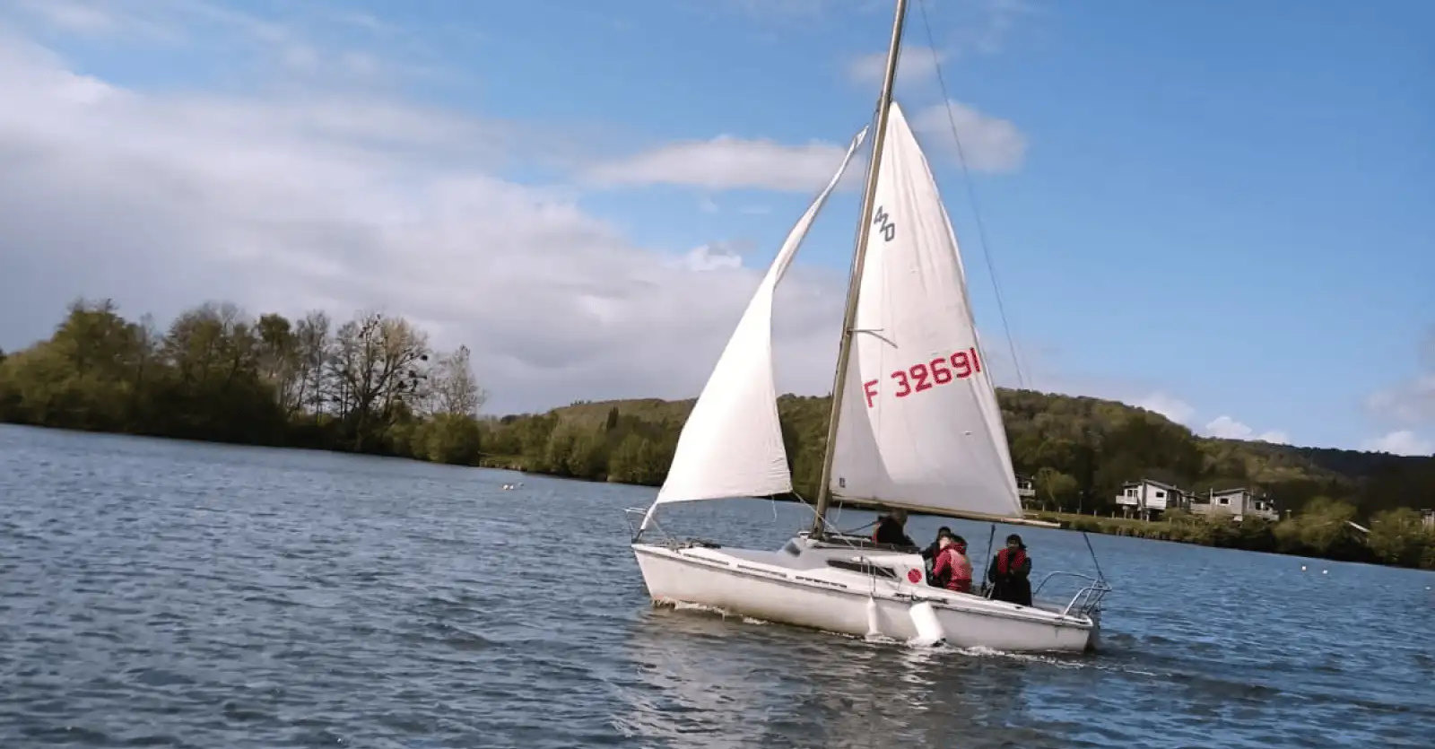 Image de l'activité : ballades commentés en voilier et bateaux électriques